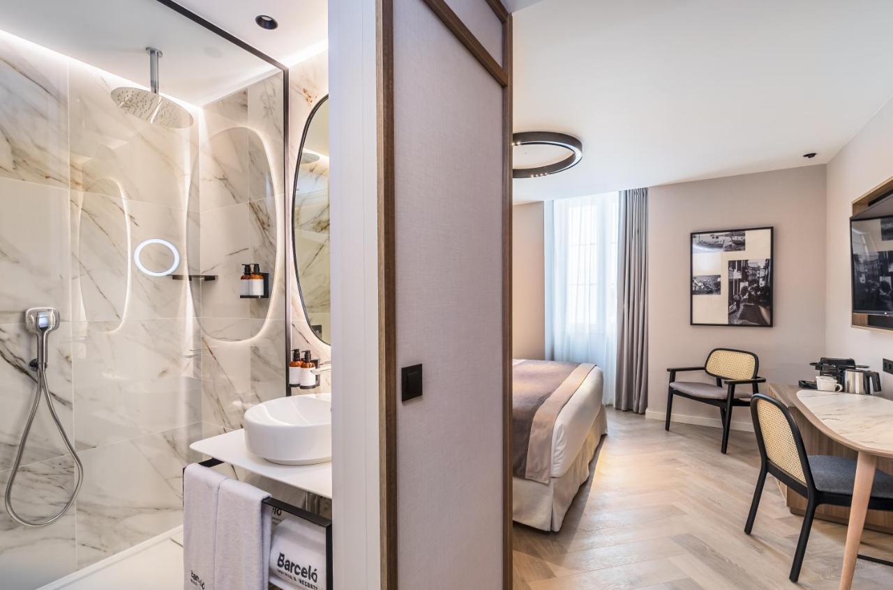 ホテル Barcelo Funchal Oldtown エクステリア 写真 A room at the hotel