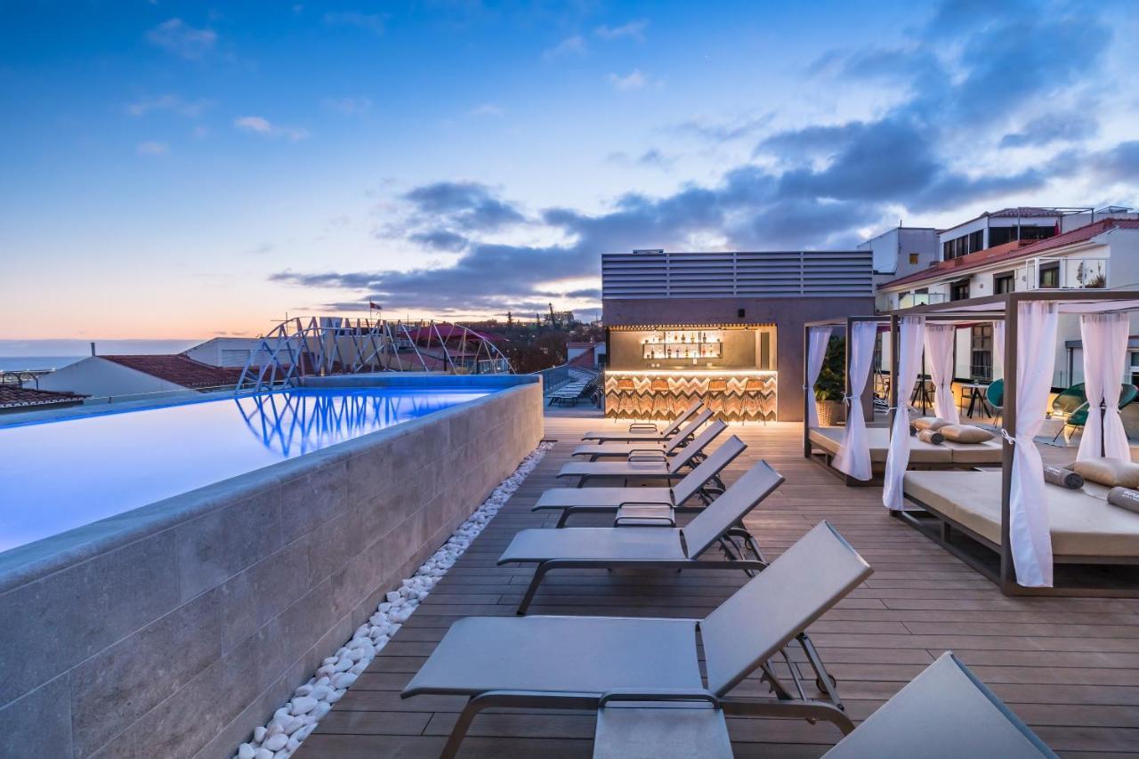 ホテル Barcelo Funchal Oldtown エクステリア 写真 Rooftop pool at the hotel